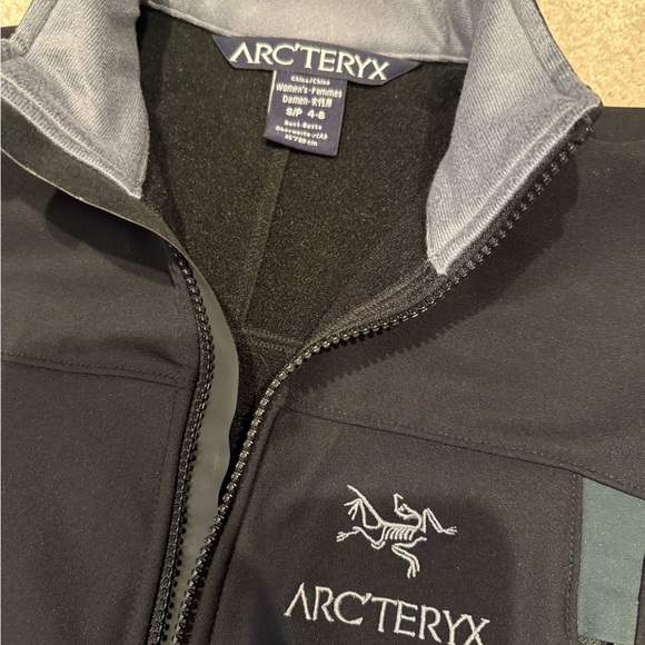 Arc'teryx Gamma SV Polartec softshell Black and Gray Jacket sz Small - Picture 2 of 4